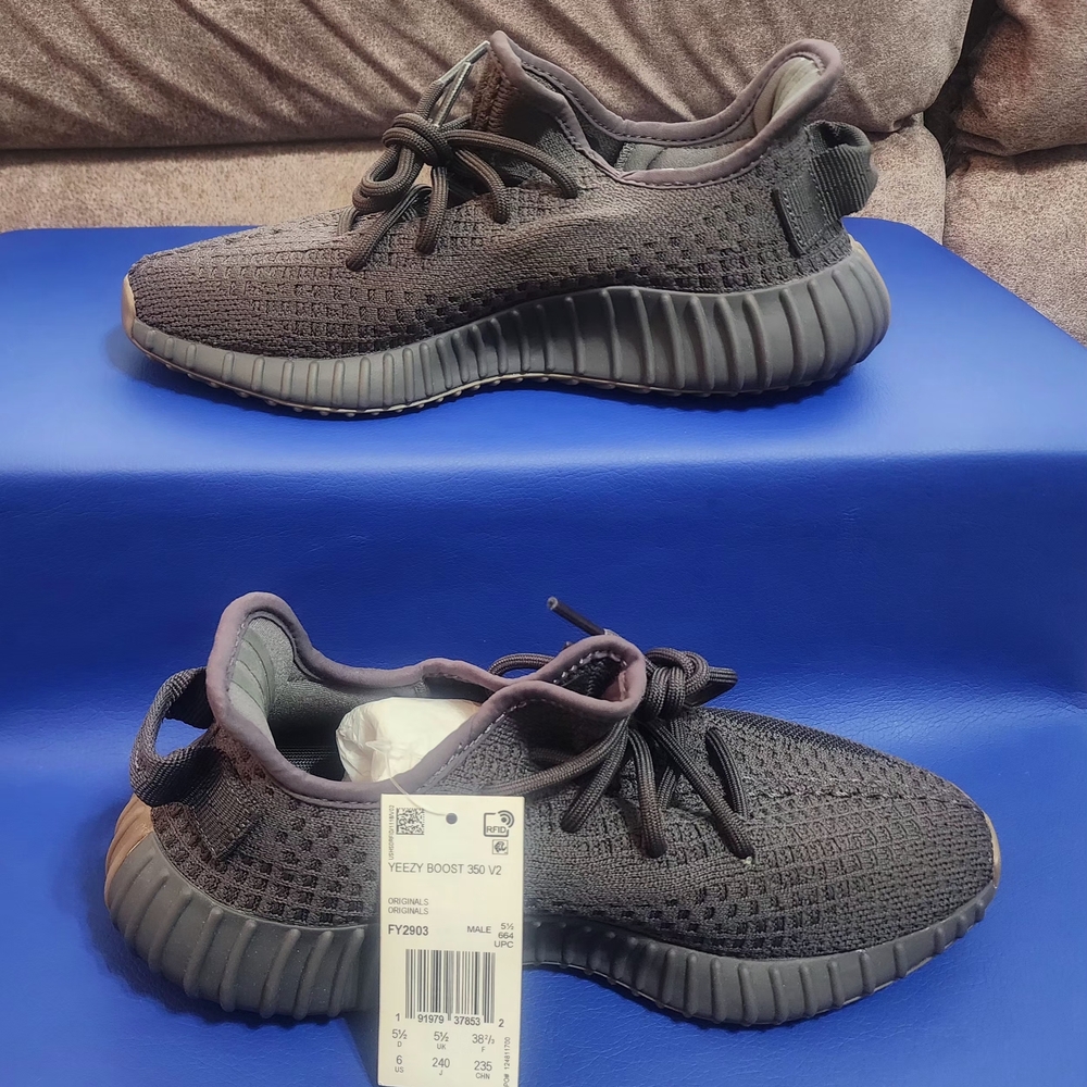 Yeezy Boost 350 v2 FY2903 Cinder Size 6